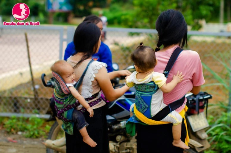Bawa Bayi Naik Motor: Aman atau Berisiko? Ini Penjelasan Lengkap untuk Bunda Muda